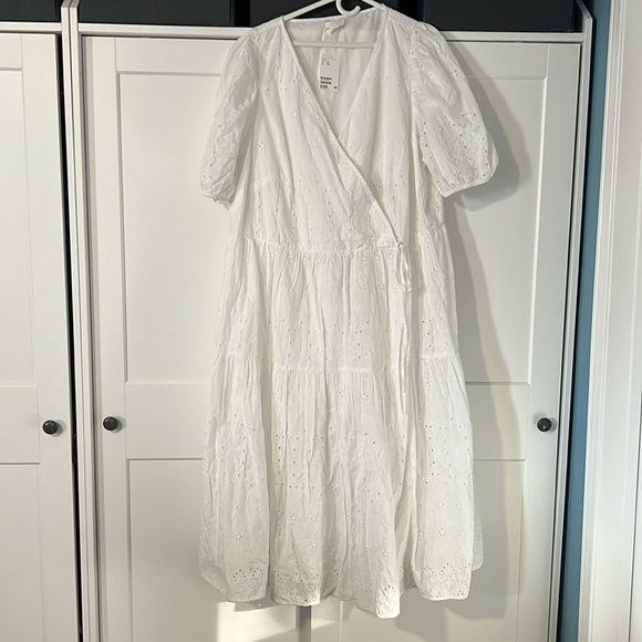 H&M plus sized white cotton eyelet dress - Picture 1 of 8